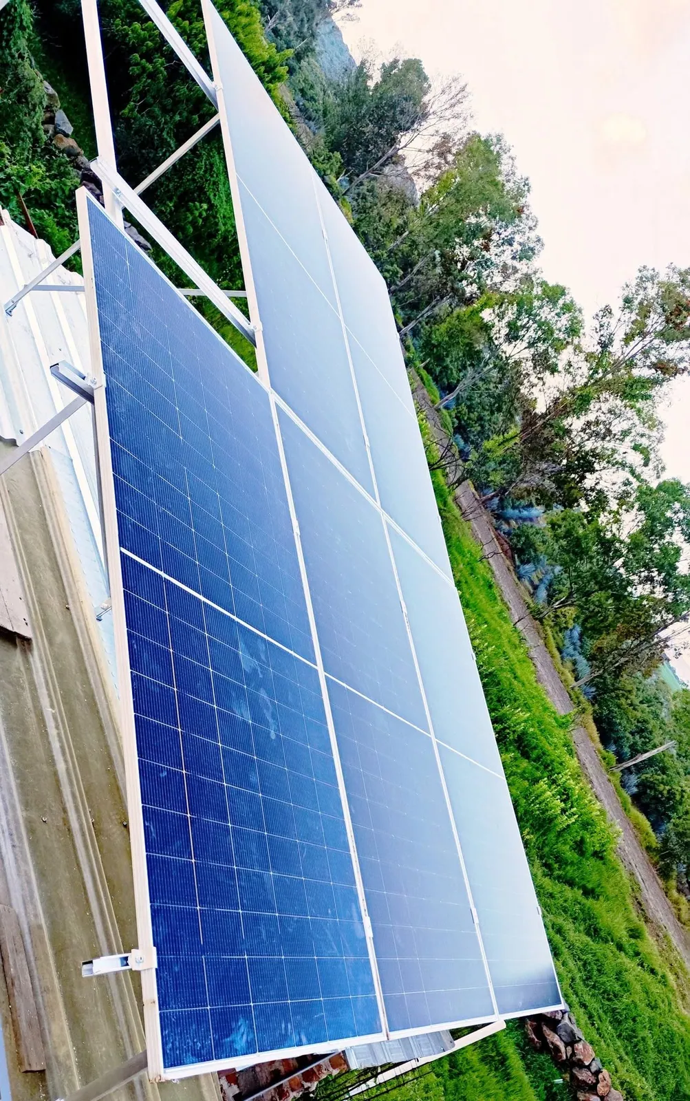 Paneles solares bifaciales Jinko del sistema aislado